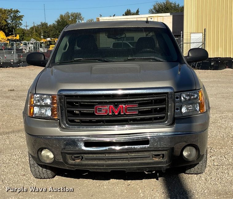 image for item EE4437 2007 GMC Sierra 1500 Ext. Cab pickup truck