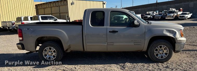 image for item EE4437 2007 GMC Sierra 1500 Ext. Cab pickup truck