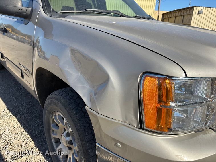 image for item EE4437 2007 GMC Sierra 1500 Ext. Cab pickup truck