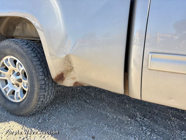 image for item EE4437 2007 GMC Sierra 1500 Ext. Cab pickup truck