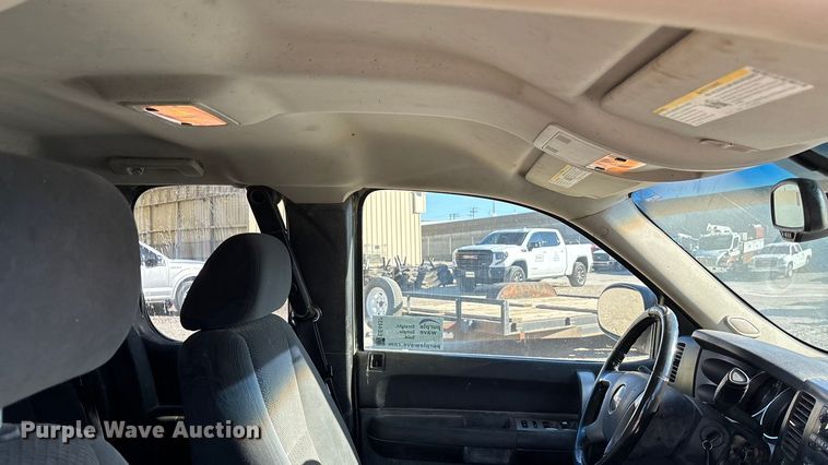 image for item EE4437 2007 GMC Sierra 1500 Ext. Cab pickup truck