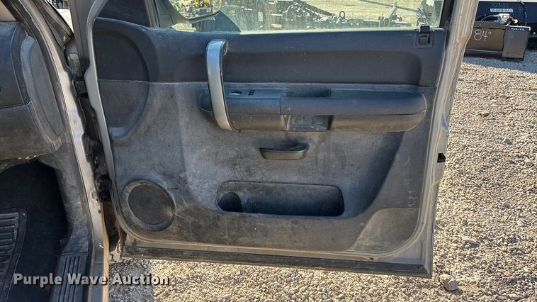 image for item EE4437 2007 GMC Sierra 1500 Ext. Cab pickup truck