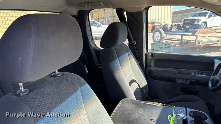 image for item EE4437 2007 GMC Sierra 1500 Ext. Cab pickup truck