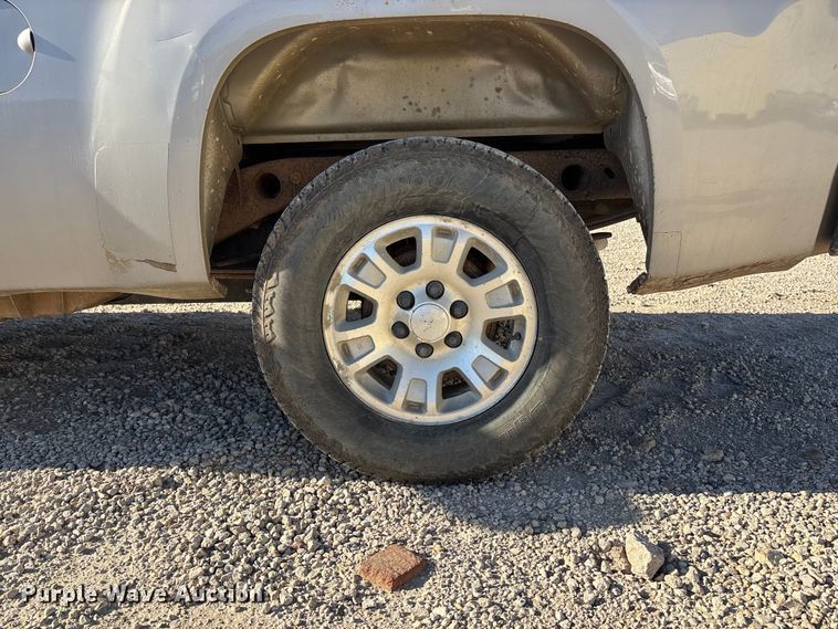 image for item EE4437 2007 GMC Sierra 1500 Ext. Cab pickup truck