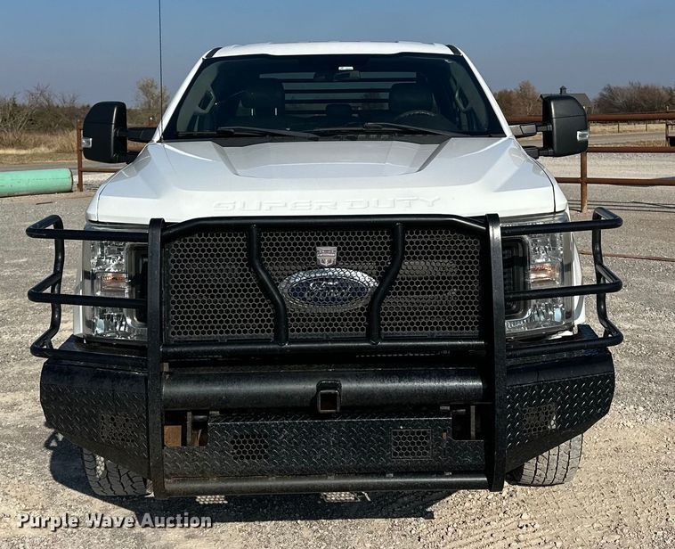 image for item EE4448 2017 Ford F250 Super Duty SuperCab bale bed pickup truck