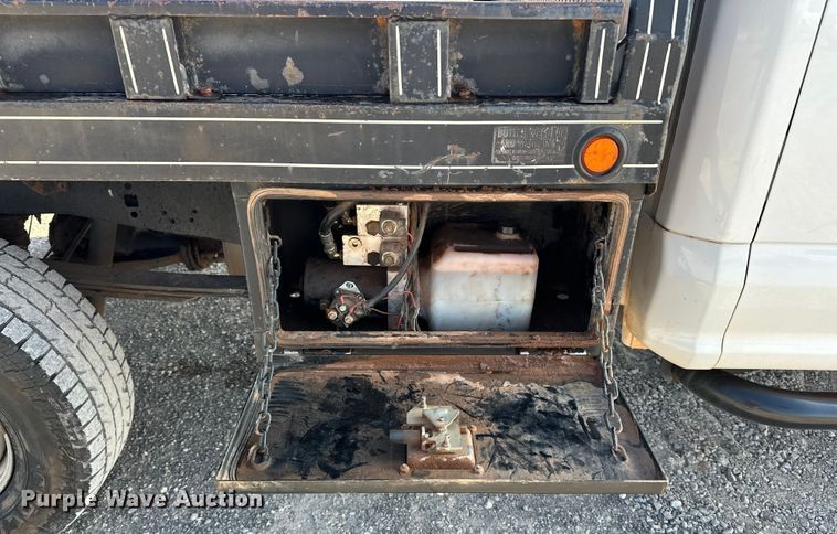 image for item EE4448 2017 Ford F250 Super Duty SuperCab bale bed pickup truck