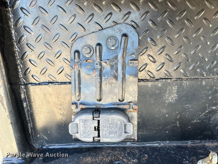 image for item EE4448 2017 Ford F250 Super Duty SuperCab bale bed pickup truck