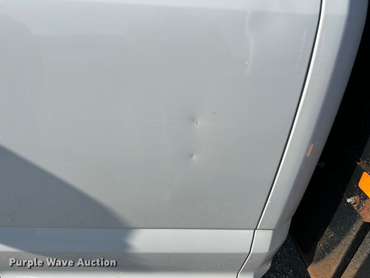 image for item EE4448 2017 Ford F250 Super Duty SuperCab bale bed pickup truck