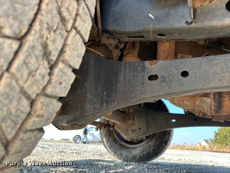 image for item EE4448 2017 Ford F250 Super Duty SuperCab bale bed pickup truck