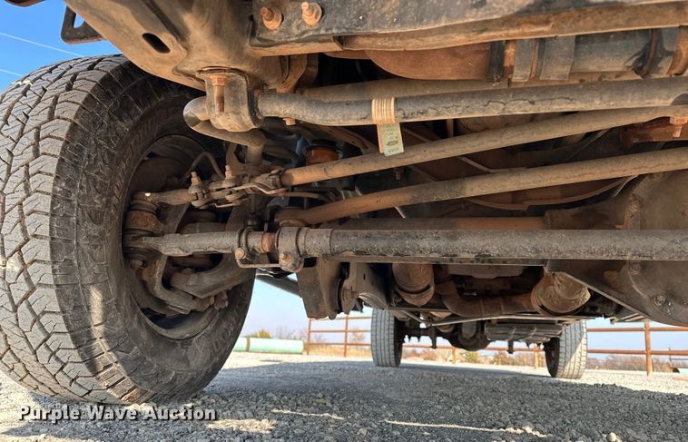 image for item EE4448 2017 Ford F250 Super Duty SuperCab bale bed pickup truck