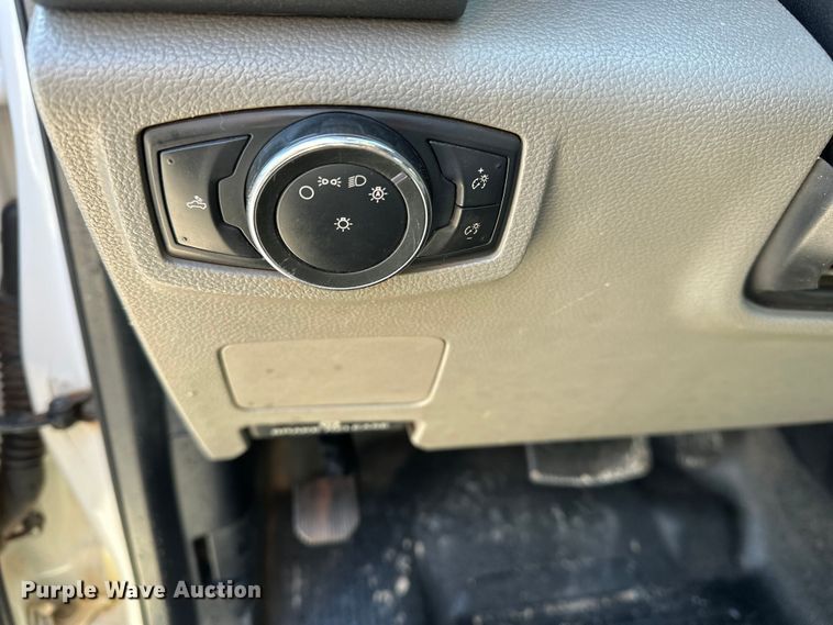 image for item EE4448 2017 Ford F250 Super Duty SuperCab bale bed pickup truck