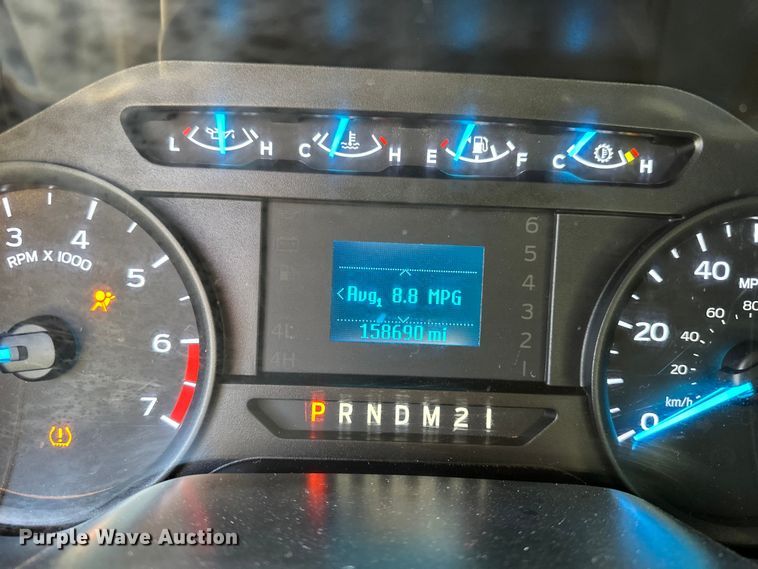 image for item EE4448 2017 Ford F250 Super Duty SuperCab bale bed pickup truck