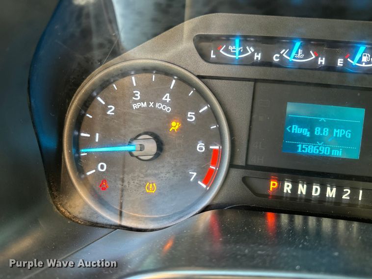 image for item EE4448 2017 Ford F250 Super Duty SuperCab bale bed pickup truck