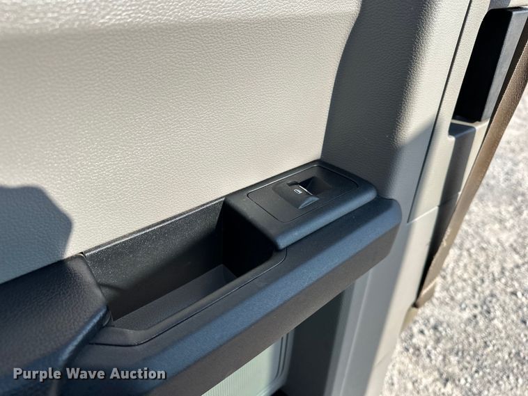 image for item EE4448 2017 Ford F250 Super Duty SuperCab bale bed pickup truck