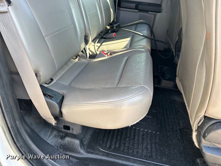 image for item EE4448 2017 Ford F250 Super Duty SuperCab bale bed pickup truck