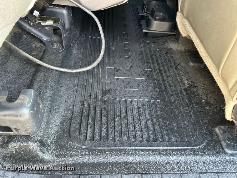 image for item EE4448 2017 Ford F250 Super Duty SuperCab bale bed pickup truck