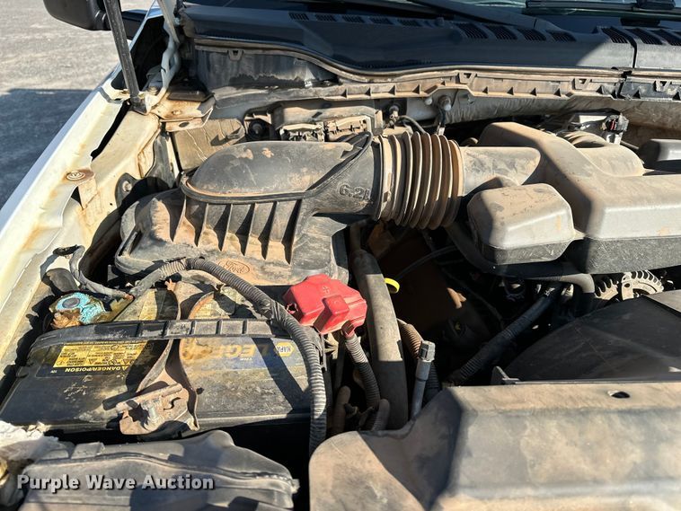 image for item EE4448 2017 Ford F250 Super Duty SuperCab bale bed pickup truck