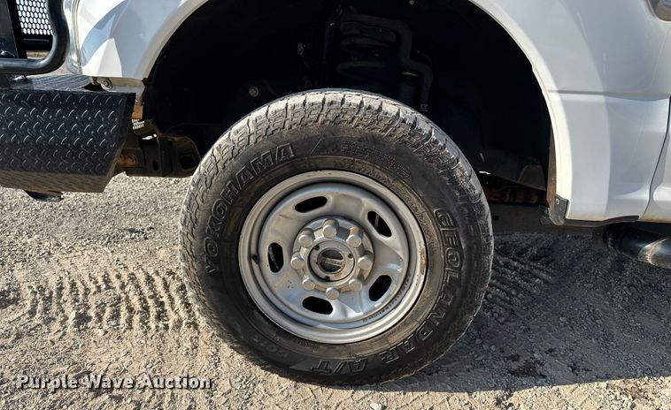 image for item EE4448 2017 Ford F250 Super Duty SuperCab bale bed pickup truck