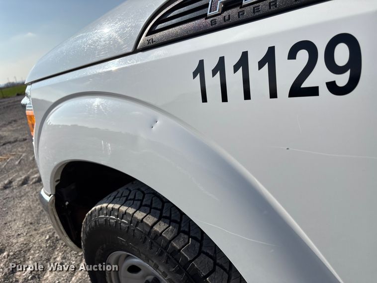 image for item EE4450 2015 Ford F250 Super Duty SuperCab pickup truck