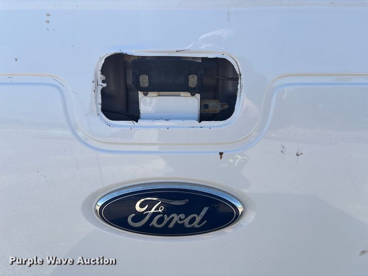 image for item EE4450 2015 Ford F250 Super Duty SuperCab pickup truck