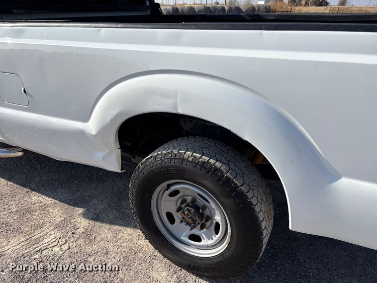 image for item EE4450 2015 Ford F250 Super Duty SuperCab pickup truck