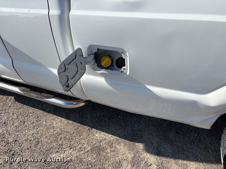 image for item EE4450 2015 Ford F250 Super Duty SuperCab pickup truck