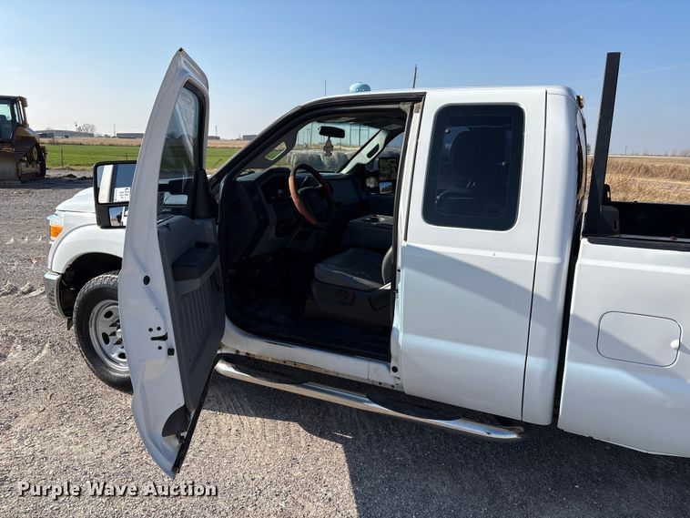 image for item EE4450 2015 Ford F250 Super Duty SuperCab pickup truck