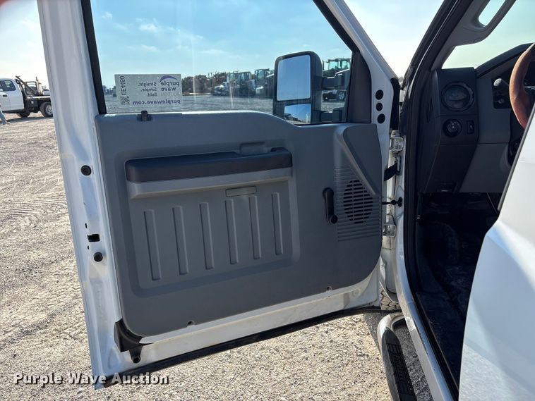 image for item EE4450 2015 Ford F250 Super Duty SuperCab pickup truck