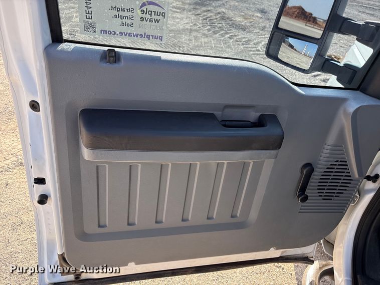 image for item EE4450 2015 Ford F250 Super Duty SuperCab pickup truck