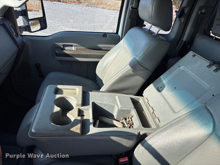 image for item EE4450 2015 Ford F250 Super Duty SuperCab pickup truck