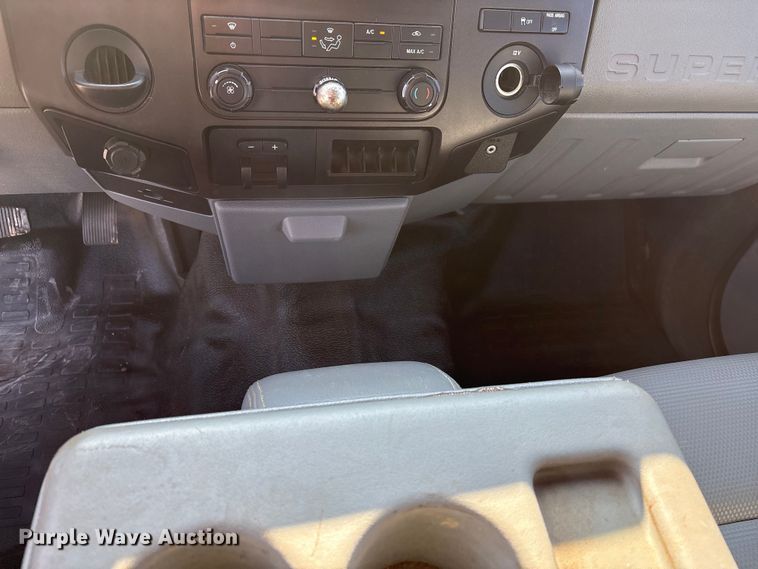 image for item EE4450 2015 Ford F250 Super Duty SuperCab pickup truck