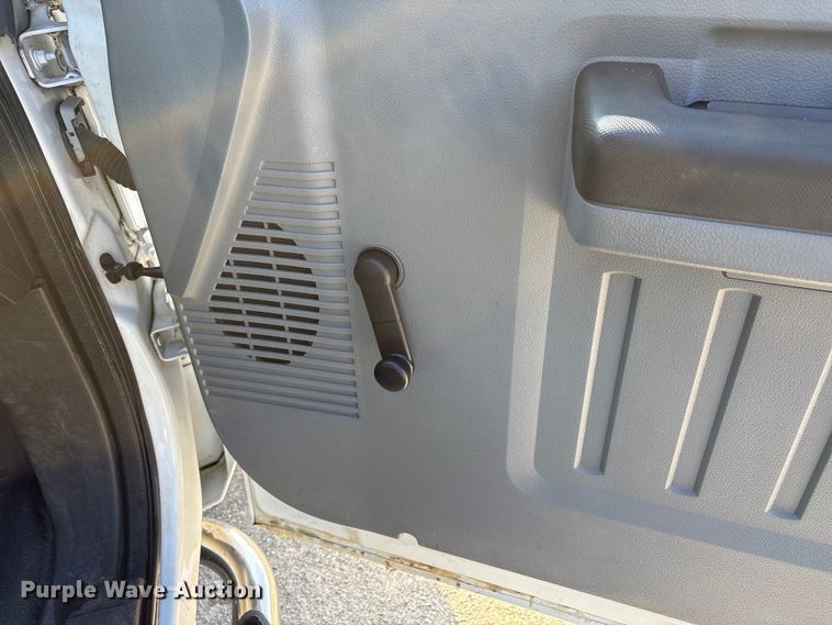 image for item EE4450 2015 Ford F250 Super Duty SuperCab pickup truck