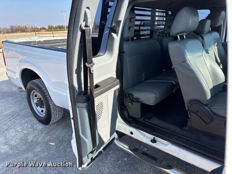 image for item EE4450 2015 Ford F250 Super Duty SuperCab pickup truck