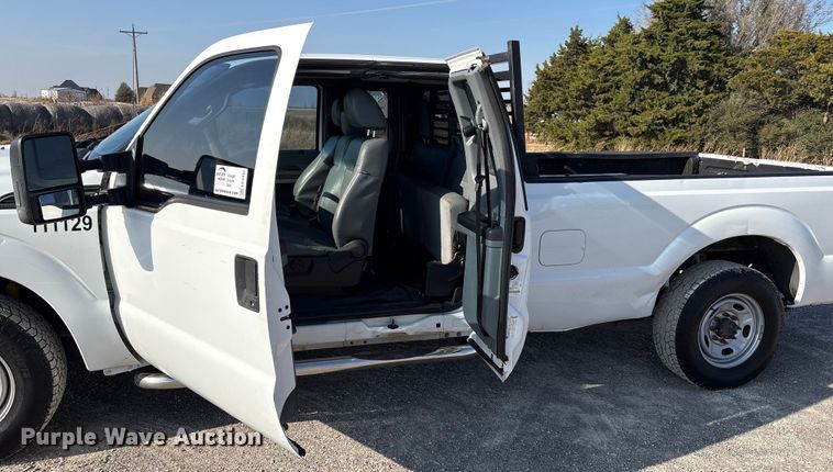 image for item EE4450 2015 Ford F250 Super Duty SuperCab pickup truck