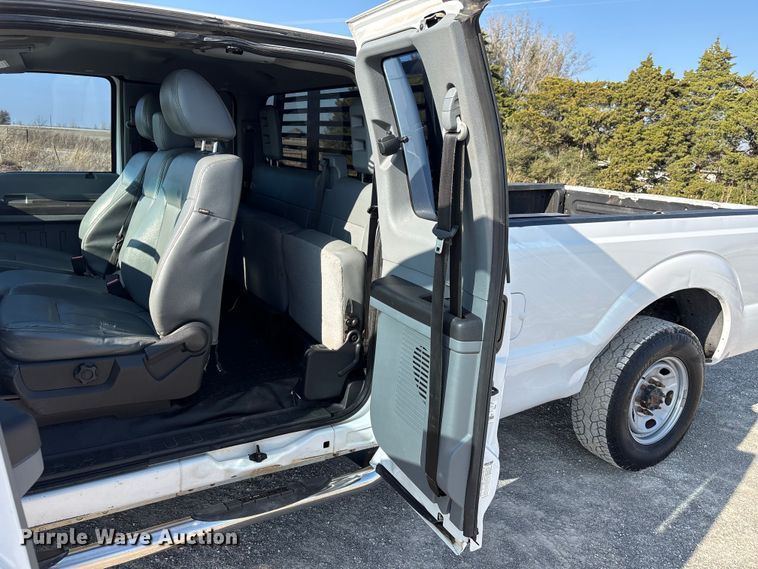 image for item EE4450 2015 Ford F250 Super Duty SuperCab pickup truck