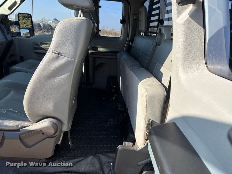 image for item EE4450 2015 Ford F250 Super Duty SuperCab pickup truck