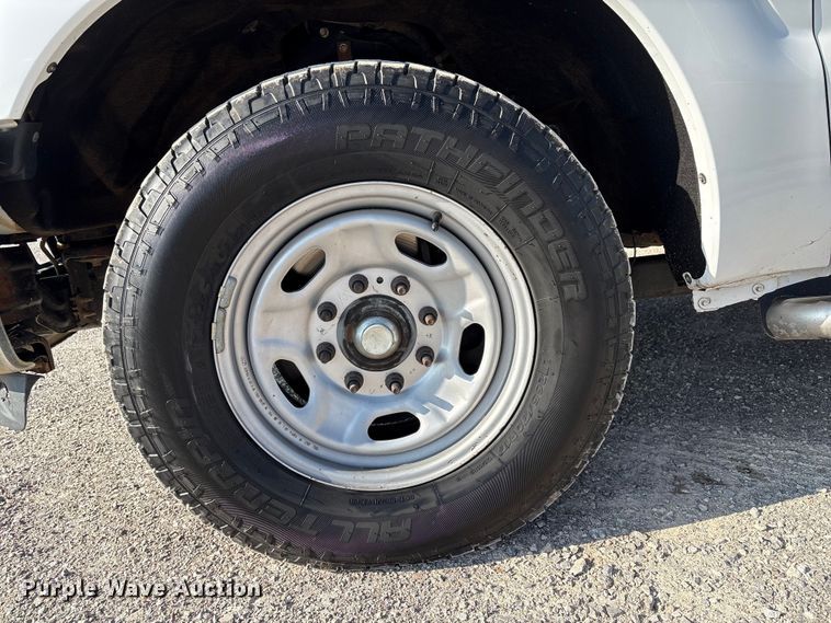 image for item EE4450 2015 Ford F250 Super Duty SuperCab pickup truck