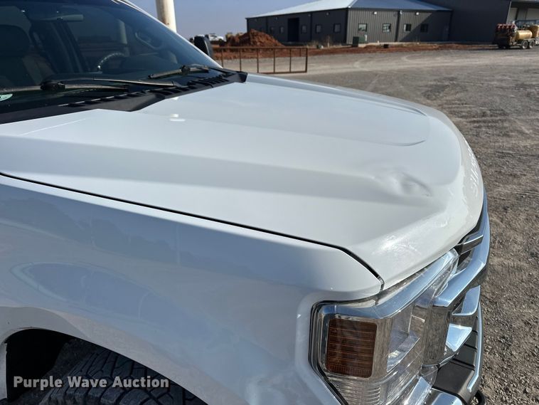 image for item EE4451 2022 Ford F250 Crew Cab pickup truck