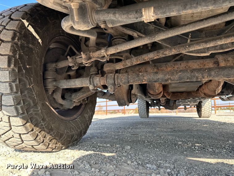 image for item EE4451 2022 Ford F250 Crew Cab pickup truck