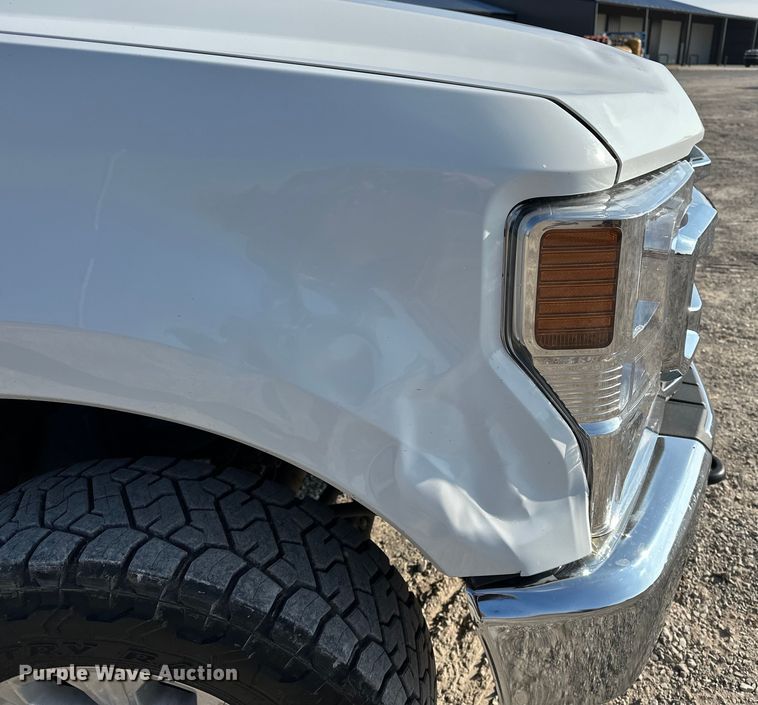 image for item EE4451 2022 Ford F250 Crew Cab pickup truck