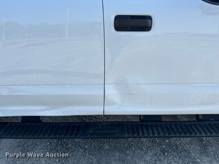 image for item EE4451 2022 Ford F250 Crew Cab pickup truck