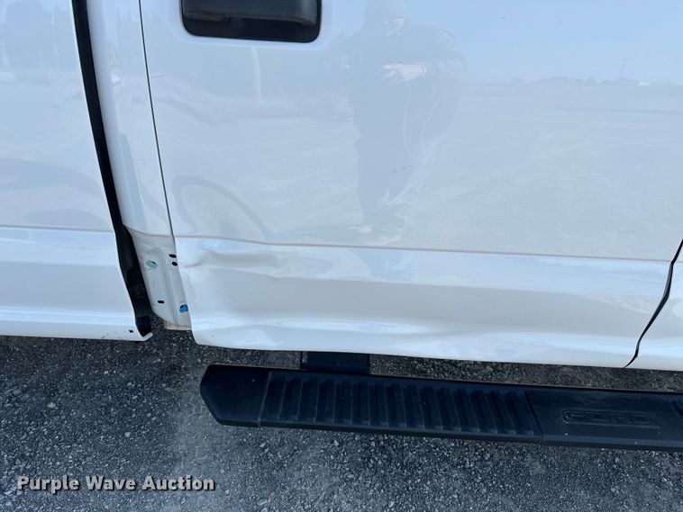 image for item EE4451 2022 Ford F250 Crew Cab pickup truck