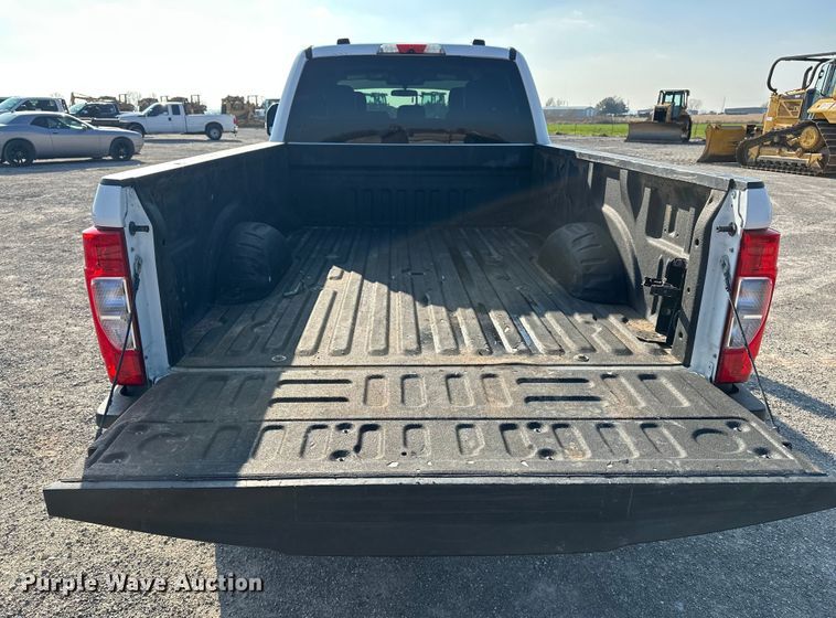 image for item EE4451 2022 Ford F250 Crew Cab pickup truck