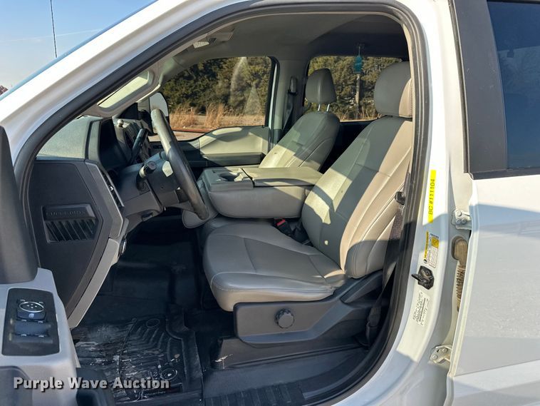 image for item EE4451 2022 Ford F250 Crew Cab pickup truck