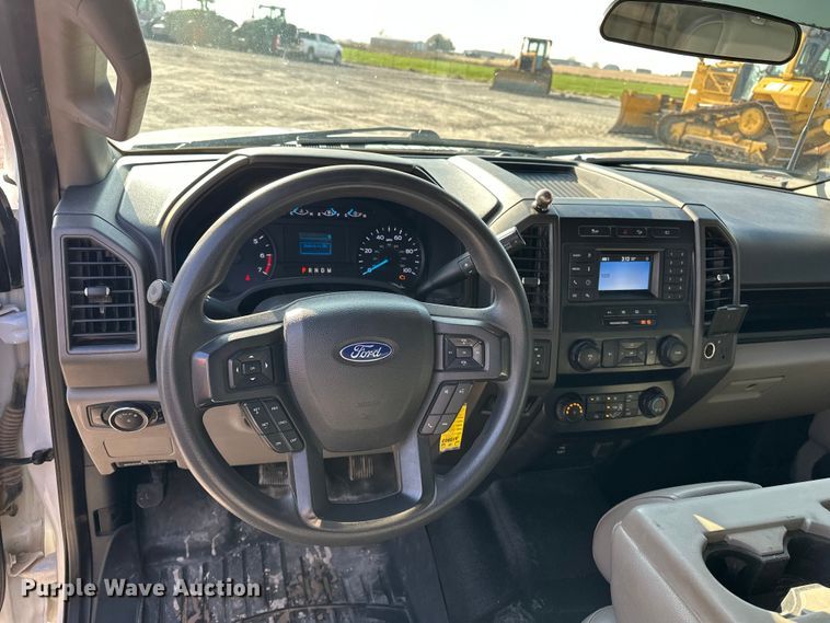 image for item EE4451 2022 Ford F250 Crew Cab pickup truck