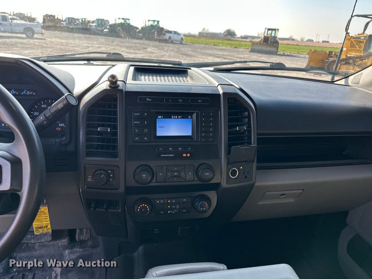 image for item EE4451 2022 Ford F250 Crew Cab pickup truck