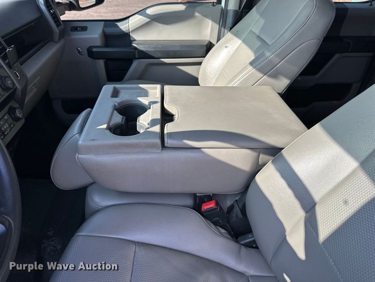 image for item EE4451 2022 Ford F250 Crew Cab pickup truck