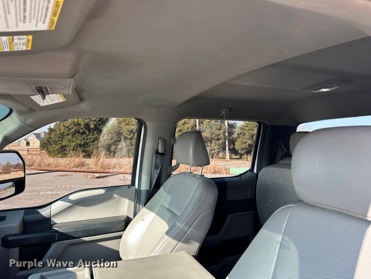 image for item EE4451 2022 Ford F250 Crew Cab pickup truck