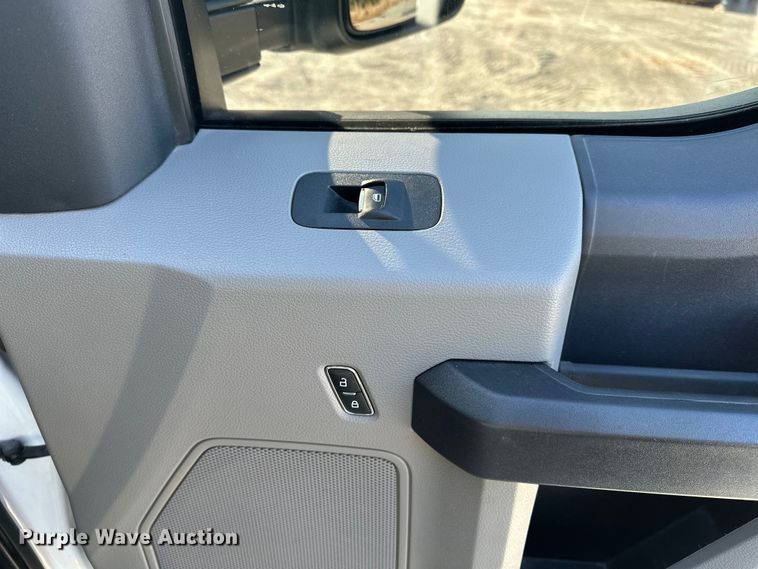 image for item EE4451 2022 Ford F250 Crew Cab pickup truck