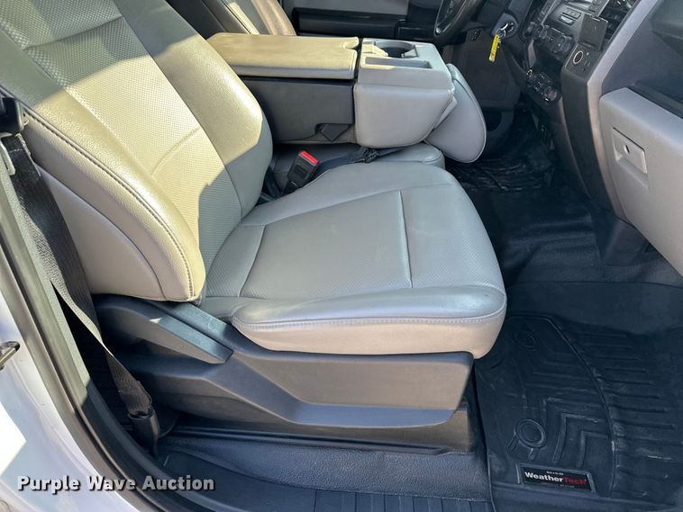 image for item EE4451 2022 Ford F250 Crew Cab pickup truck